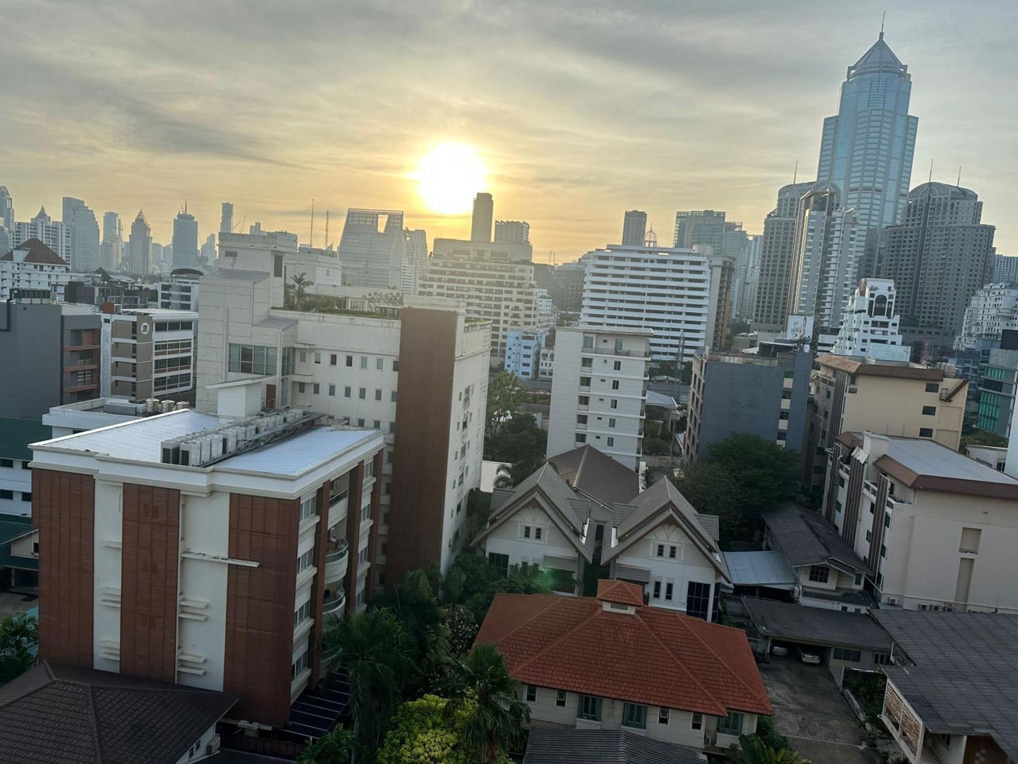 Omni Tower Nana Bangkok - Serviced Apartment On Sukhumvit Soi 4 Exterior foto