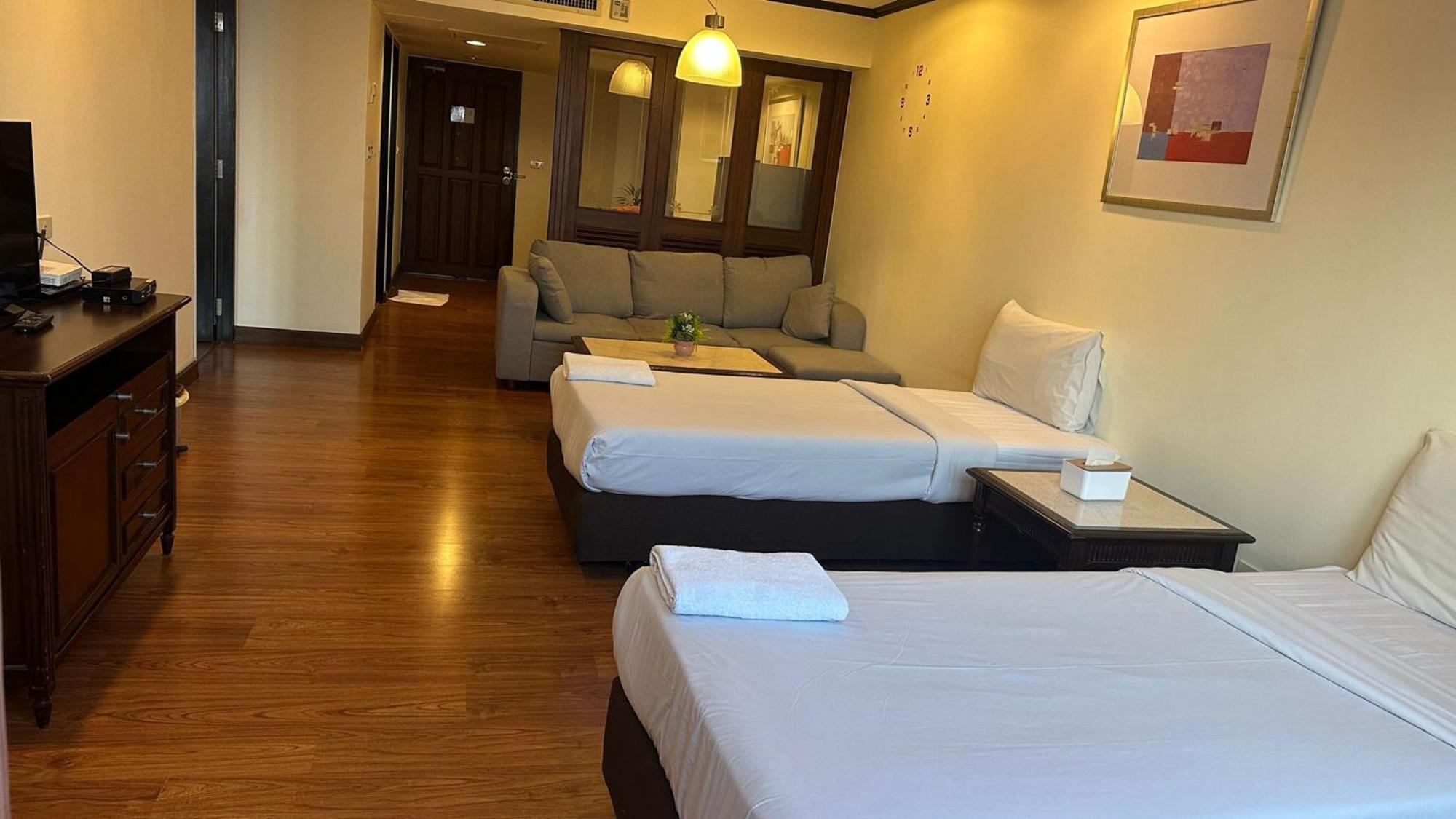 Omni Tower Nana Bangkok - Serviced Apartment On Sukhumvit Soi 4 Exterior foto