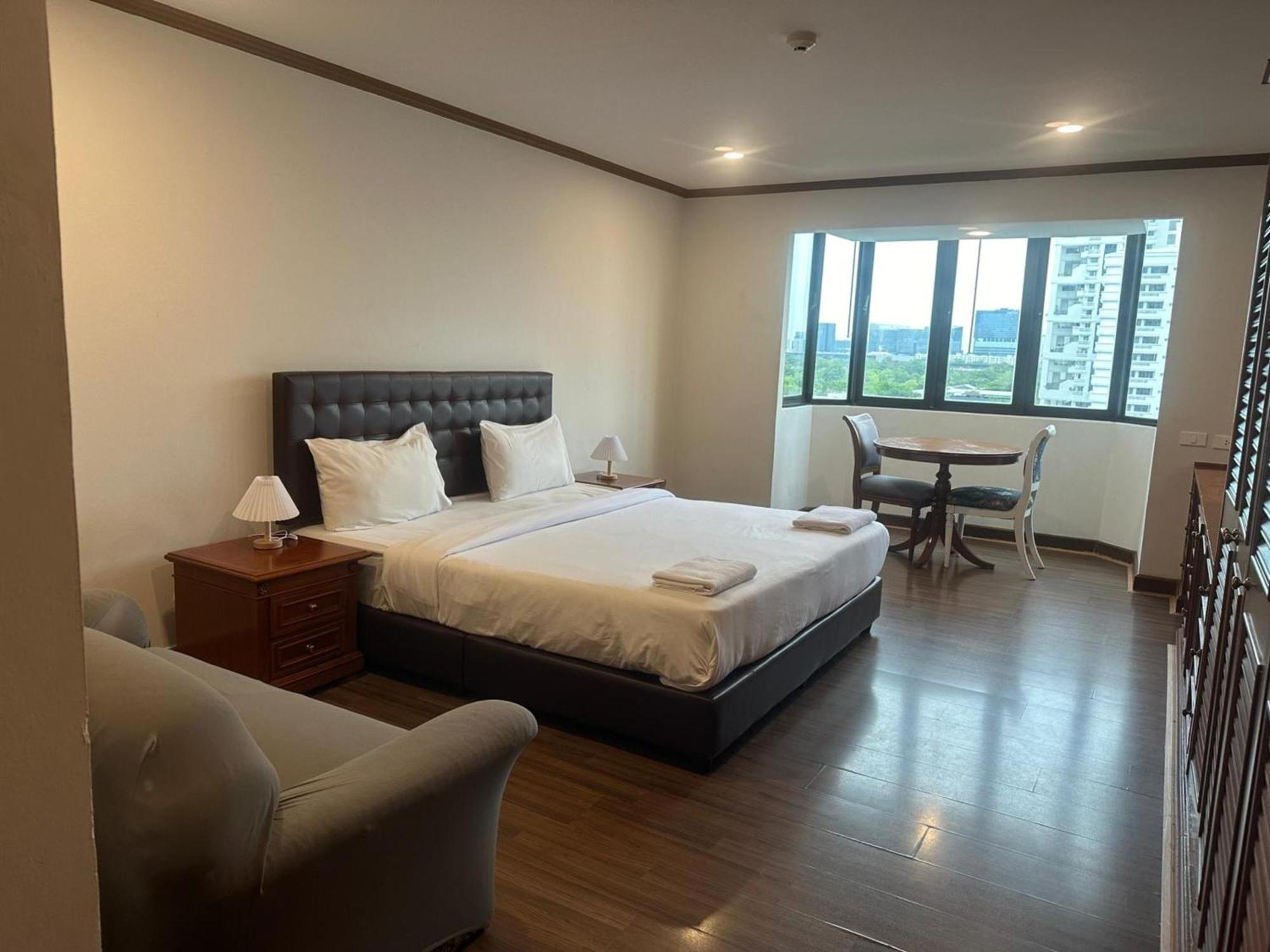 Omni Tower Nana Bangkok - Serviced Apartment On Sukhumvit Soi 4 Exterior foto
