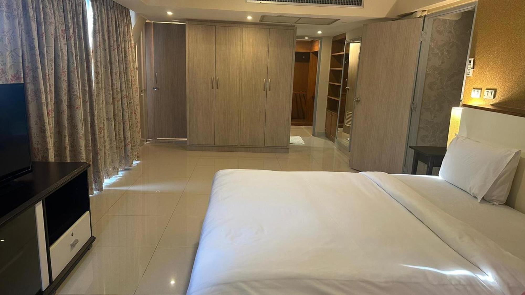 Omni Tower Nana Bangkok - Serviced Apartment On Sukhumvit Soi 4 Exterior foto