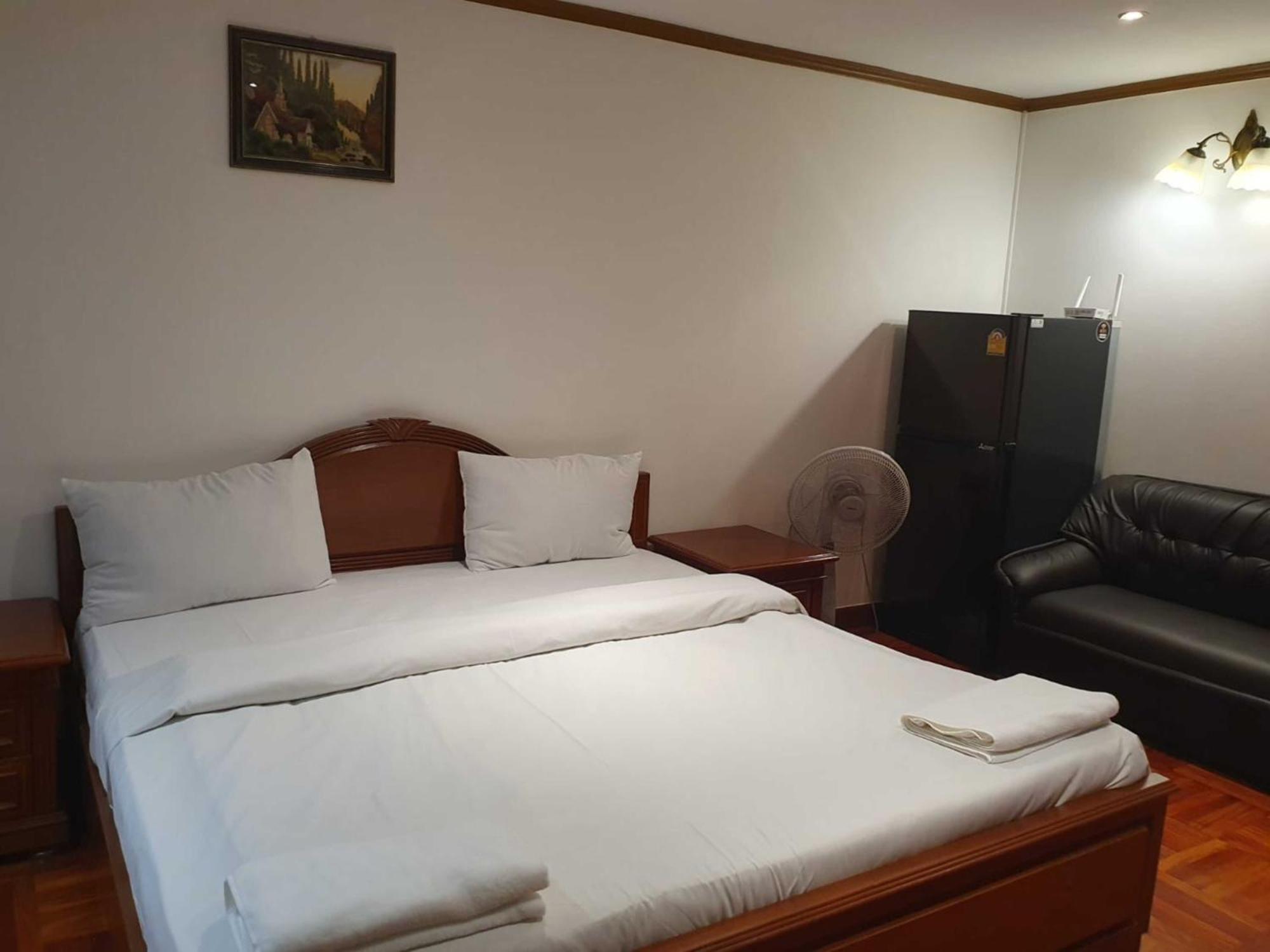 Omni Tower Nana Bangkok - Serviced Apartment On Sukhumvit Soi 4 Exterior foto