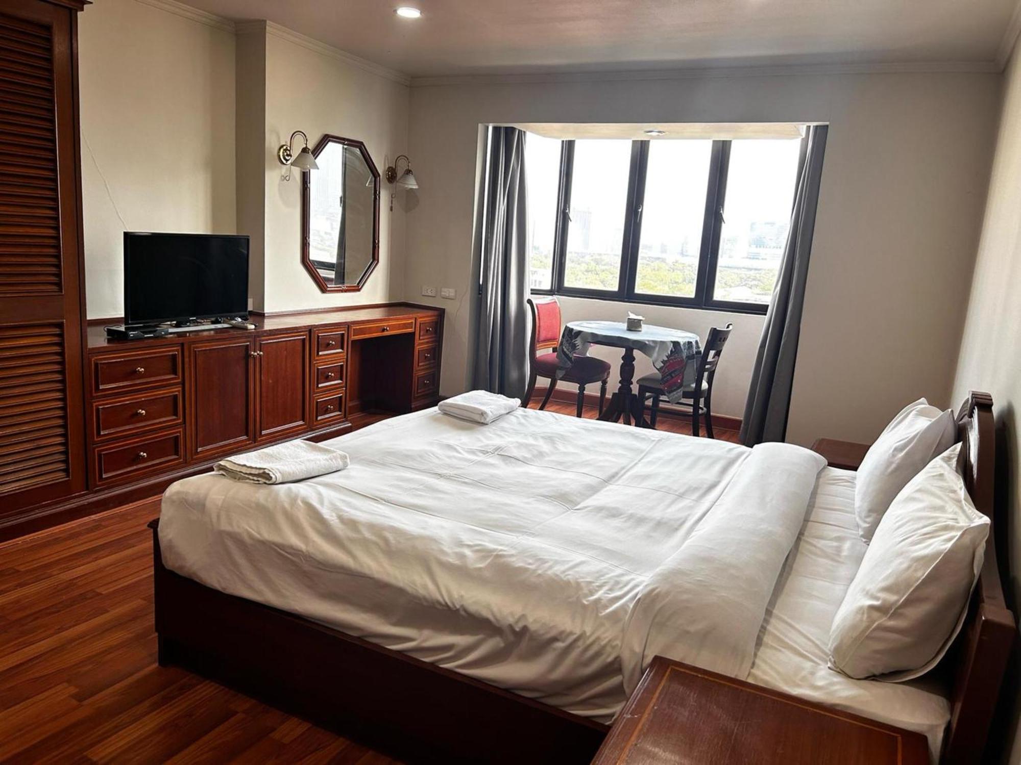 Omni Tower Nana Bangkok - Serviced Apartment On Sukhumvit Soi 4 Exterior foto